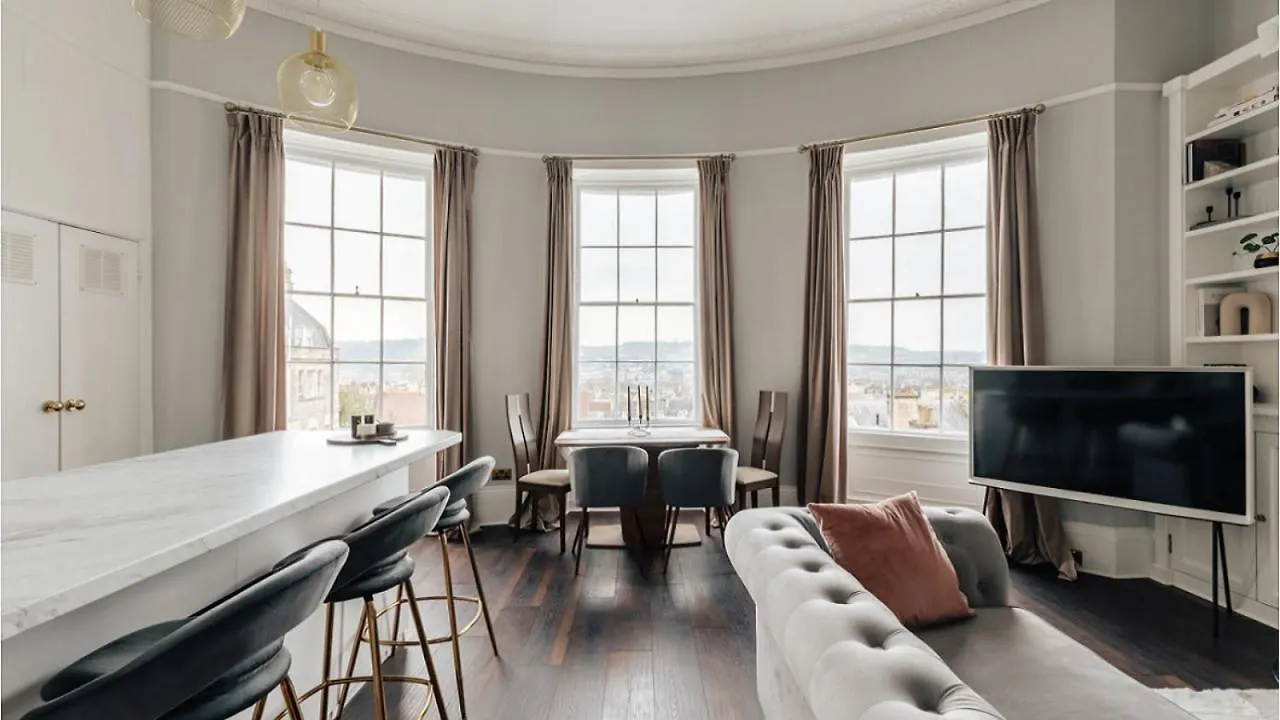 The Portland Apartment - Georgian Building With Parking Bath